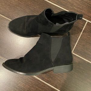 Atmosphere Chelsea Boots | Size 6